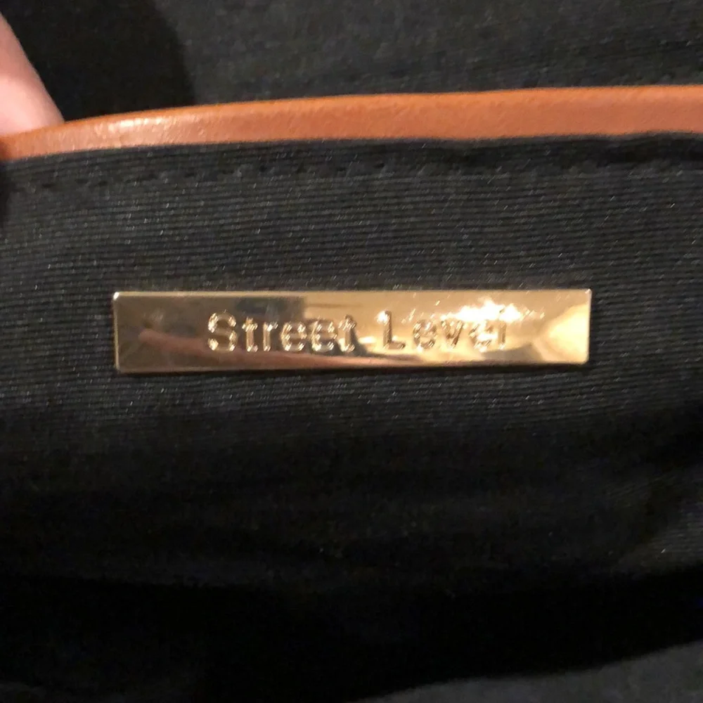 Tote Shoulder Bag - Picture 4 of 12